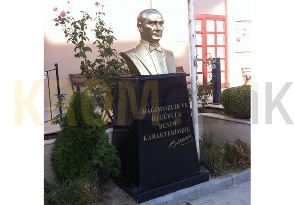Atatürk Büstü Kaidesi 06